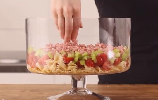 اضافه کردن لایه کرفس و ژامبون