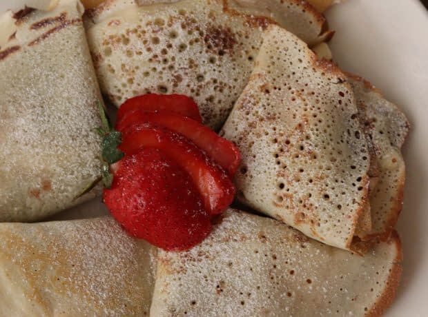 کرپ شکلات و توت فرنگی Chocolate Strawberry Crepes