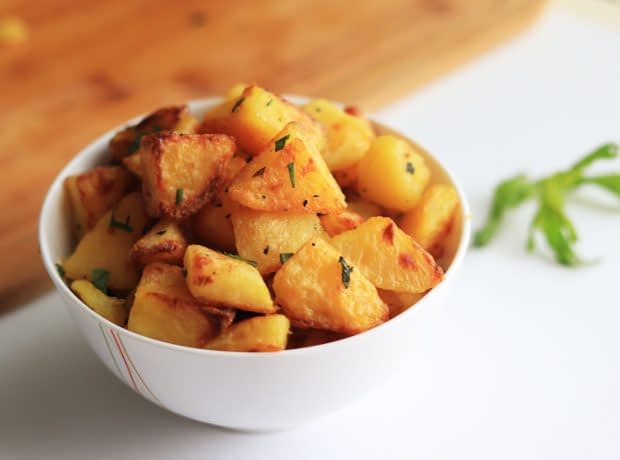 طرز تهیه سیب زمینی تنوری در فر fried-potatoes