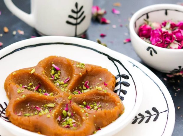 طرز تهیه دو دیس بزرگ حلوا نذری halva