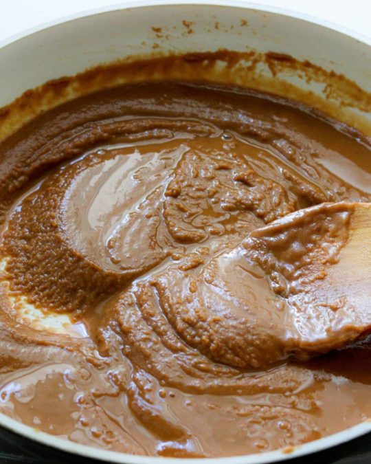 تفت دادن آرد در روغن