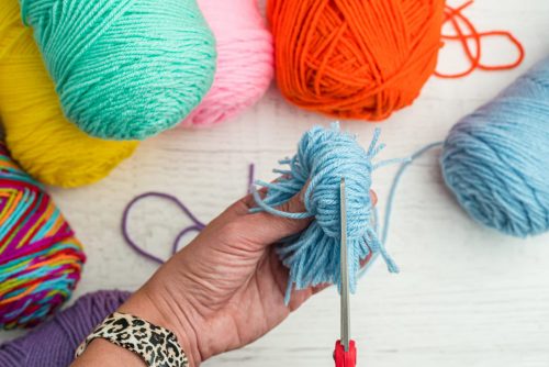 قیچی کردن دور نخ